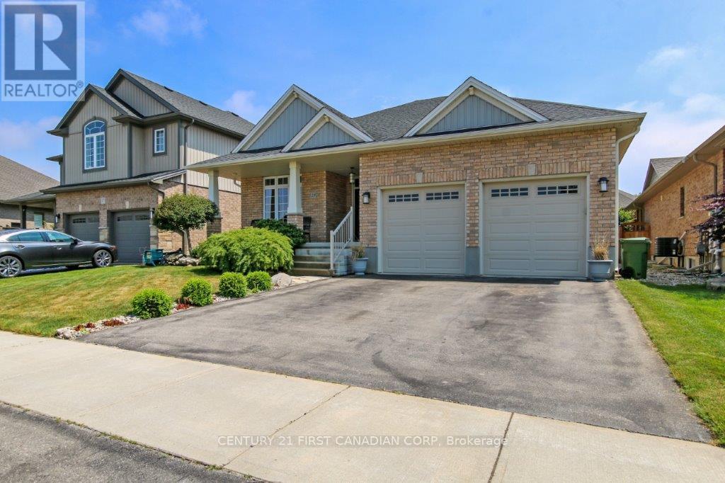 19 St Andrews Dr, St. Thomas, ON N5R 0G4