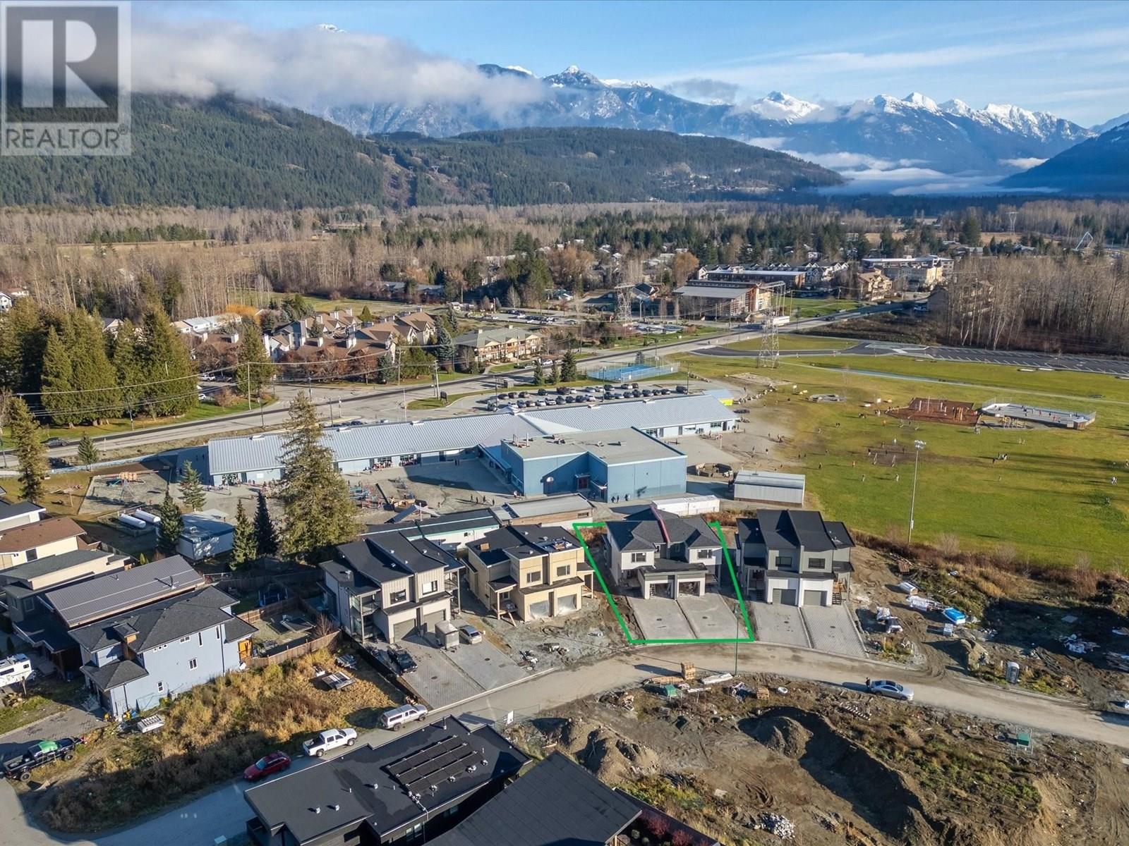 1005 Phare Cres, Pemberton, BC V0N 2L1