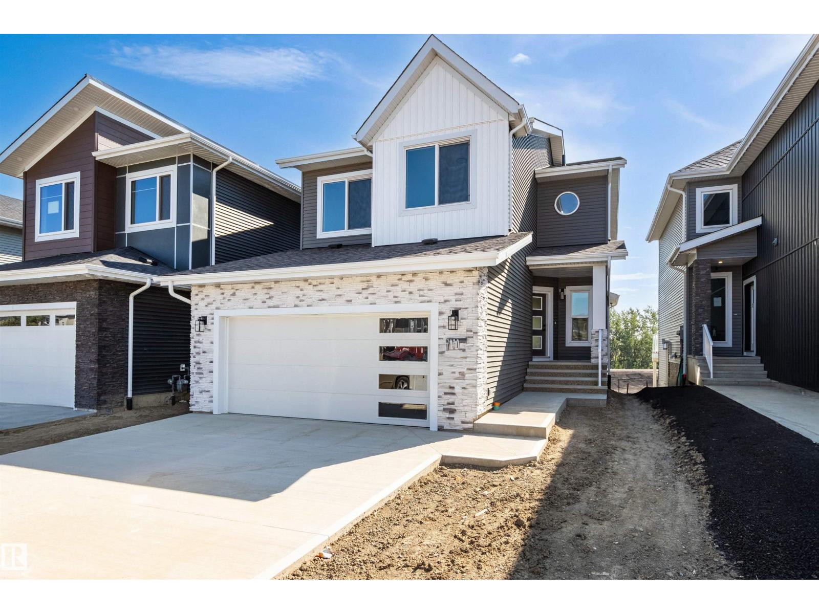 3331 Chickadee Dr NW, Edmonton, AB T5V 1R5