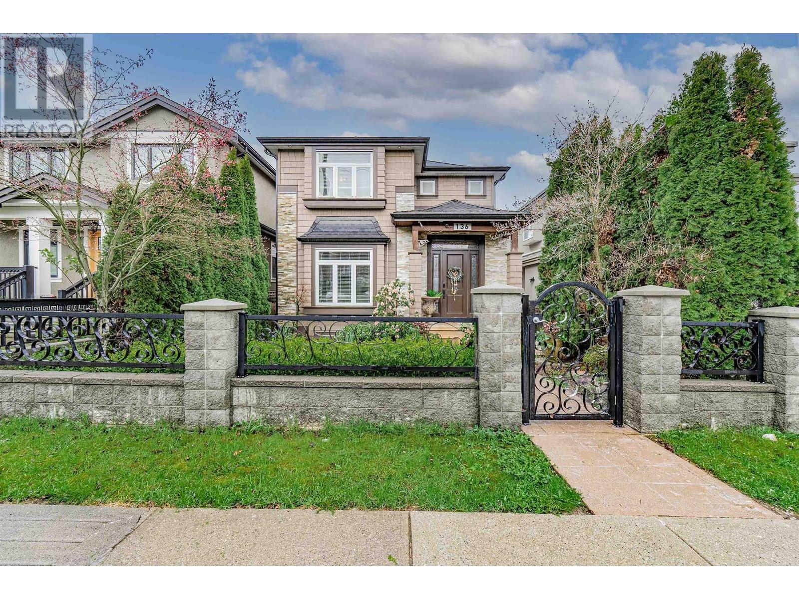 136 E 59th Ave, Vancouver, BC V5X 1X6