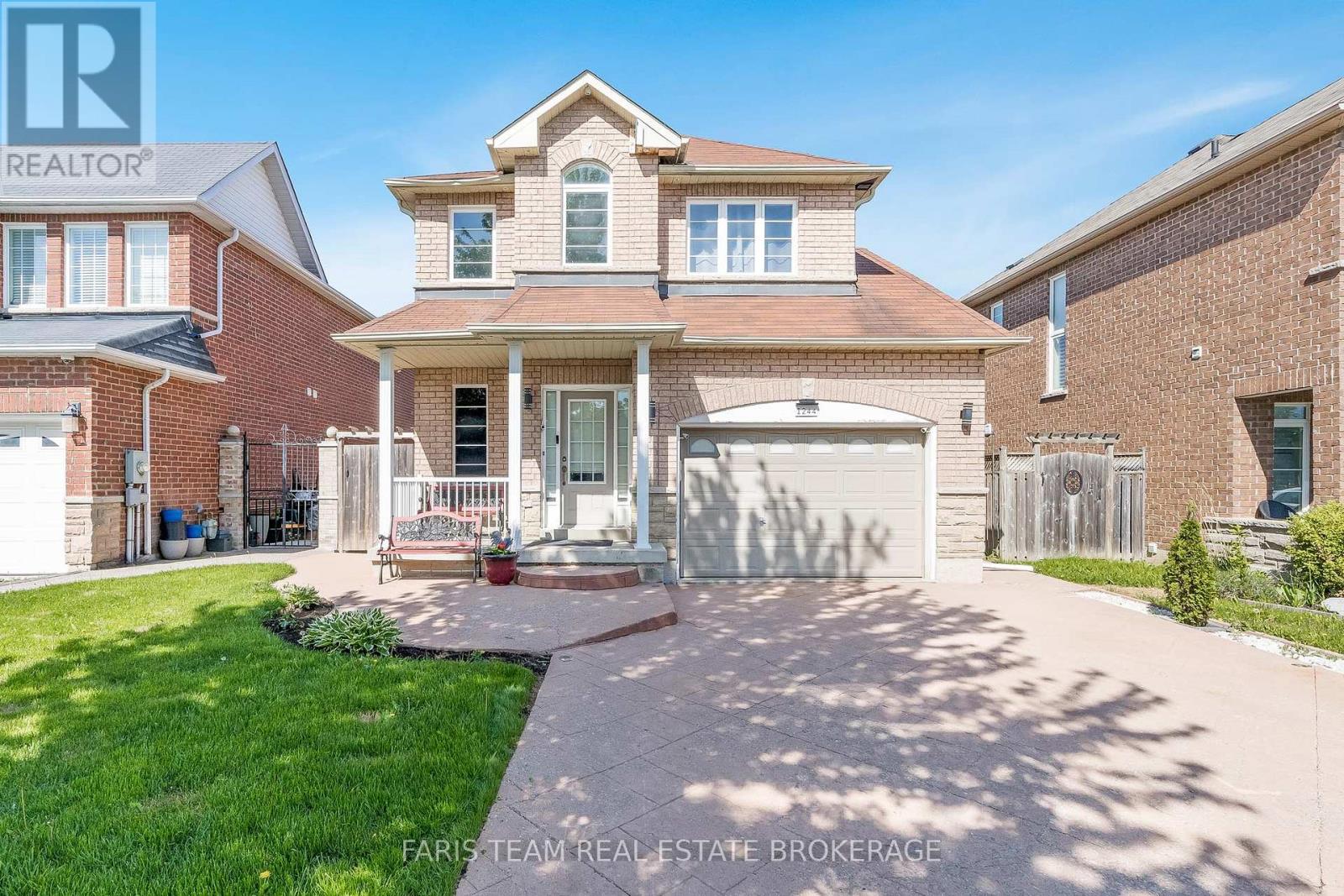 1244 Marylou St, Innisfil, ON L9S 0E5