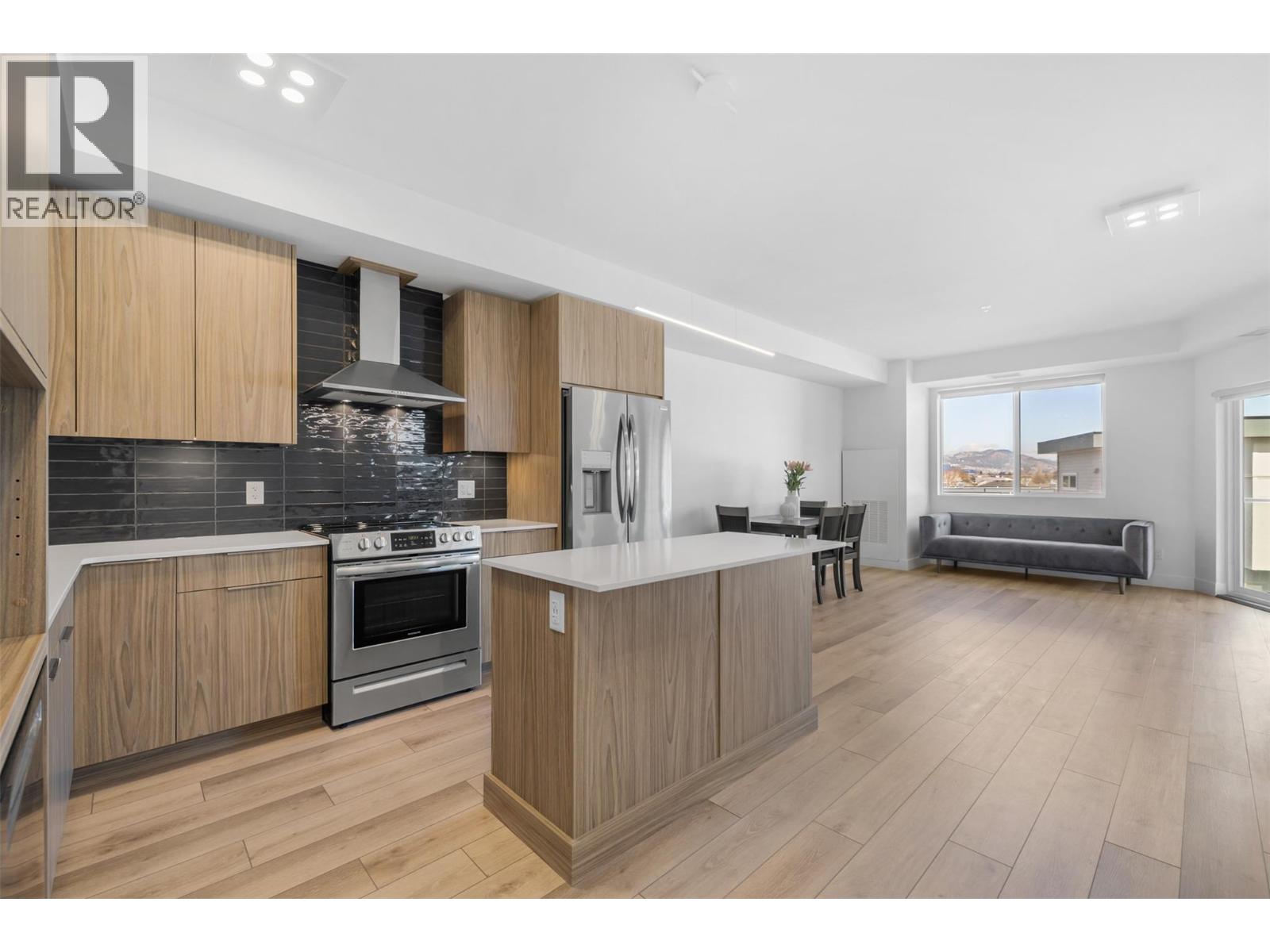 3634 Mission Springs Drive Unit 401b, Kelowna, BC V1W 0B2