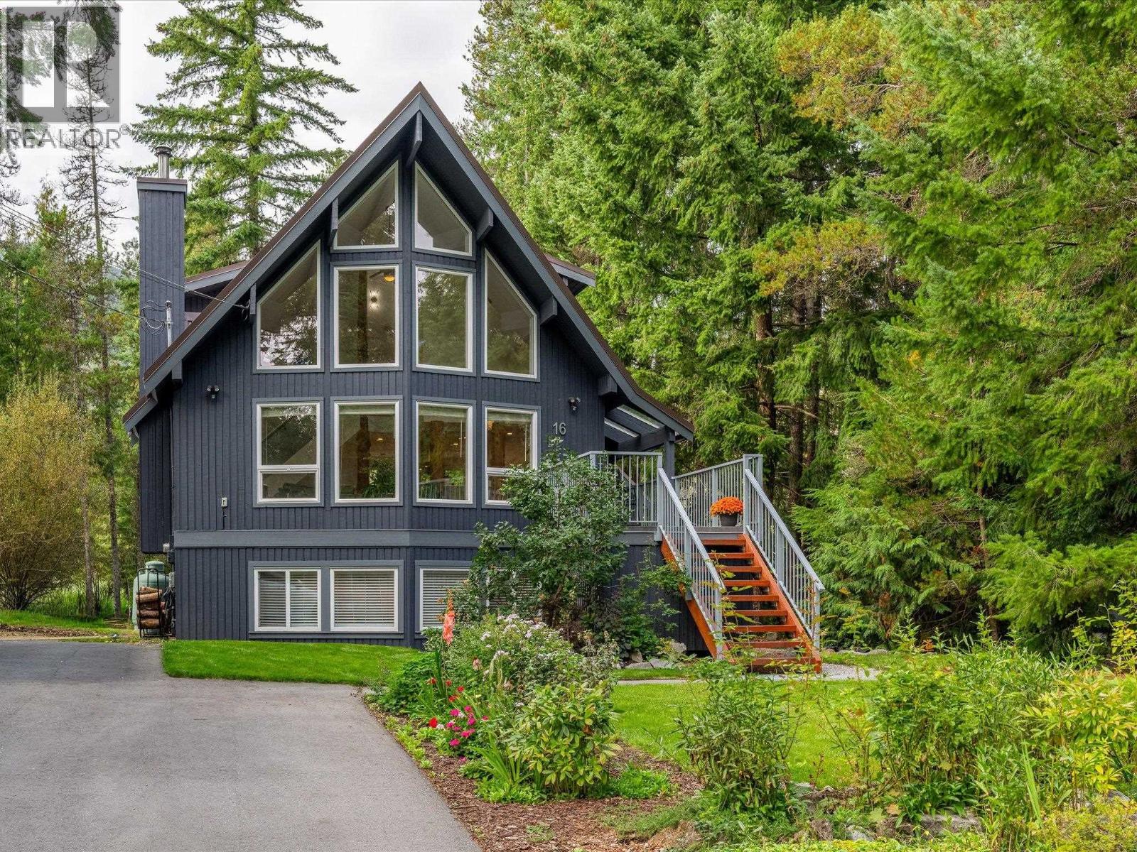 16 Garibaldi Dr, Whistler, BC V8E 0A7