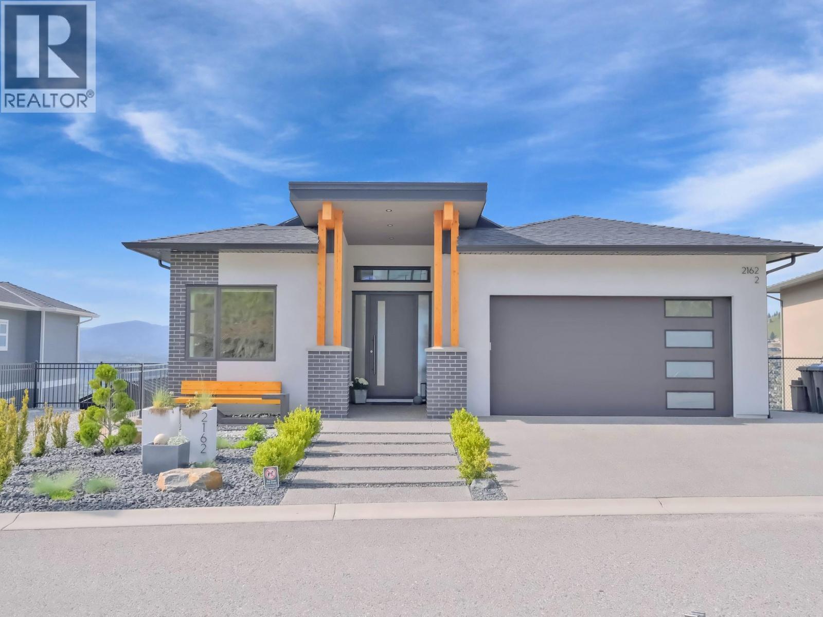 2162 Tramonto Ct, Kelowna, BC V1P 1V1