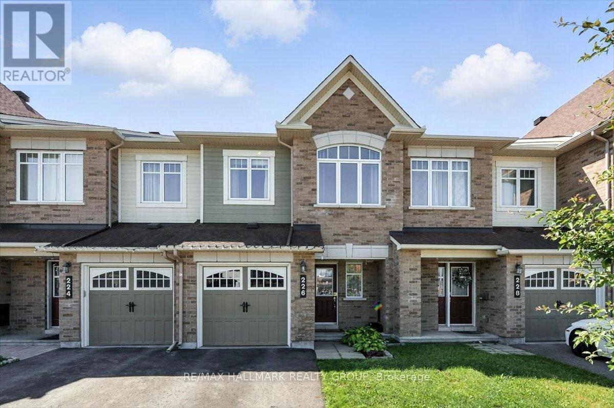 226 Gerry Lalonde Dr, Ottawa, ON K4A 0W6