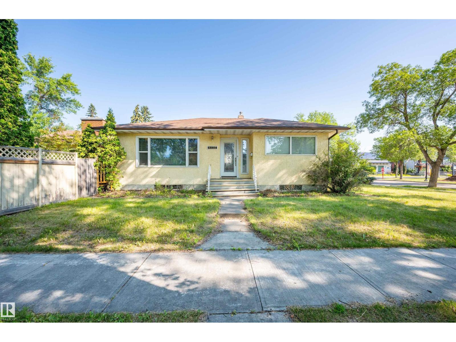 109 Av Nw Unit 13904 #a, Edmonton, AB T5M 2K3