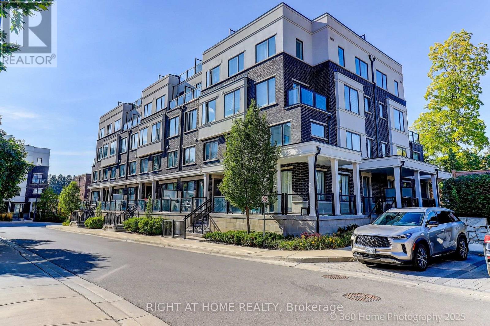 28 200 Alex Gardner Cir, Aurora, ON L4G 3G5