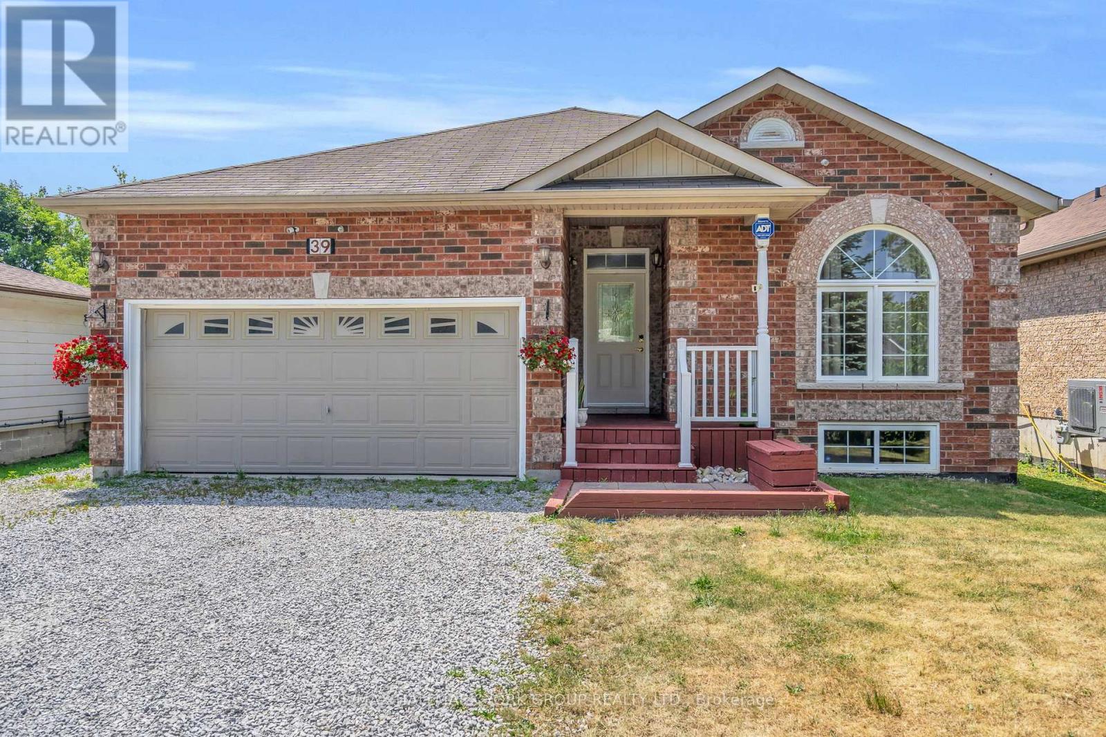 39 Farley Cir, Georgina, ON L0E 1S0