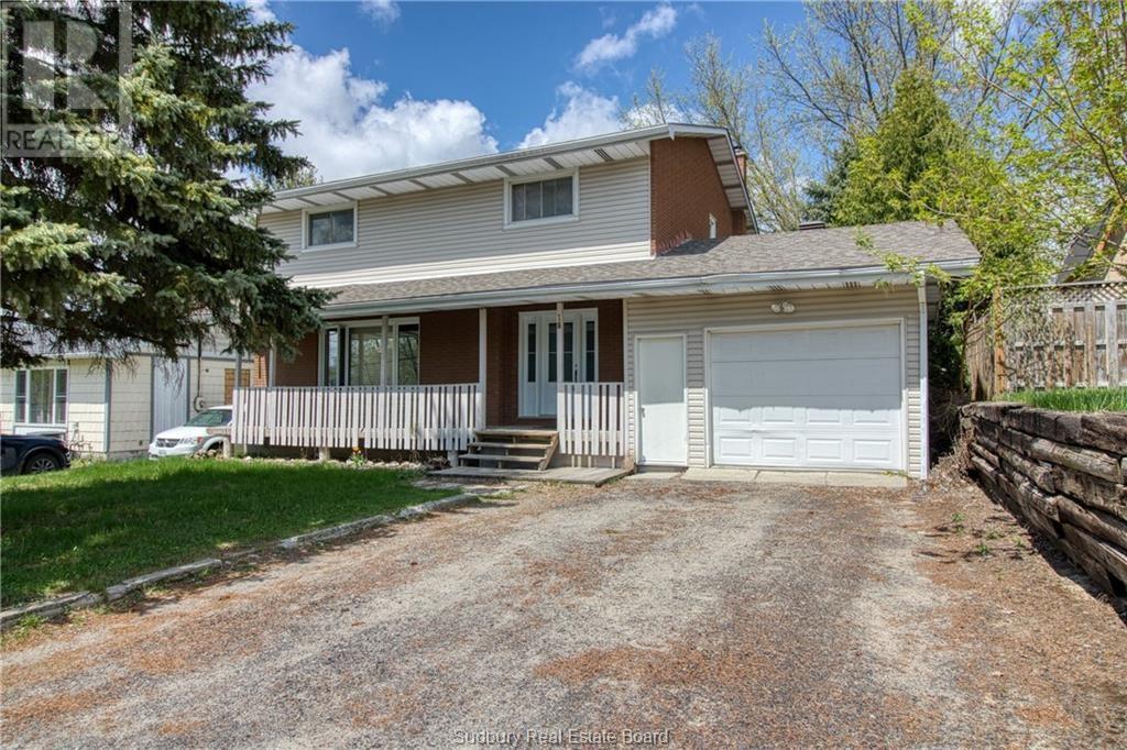18 Young St, Garson, ON P3L 1A5