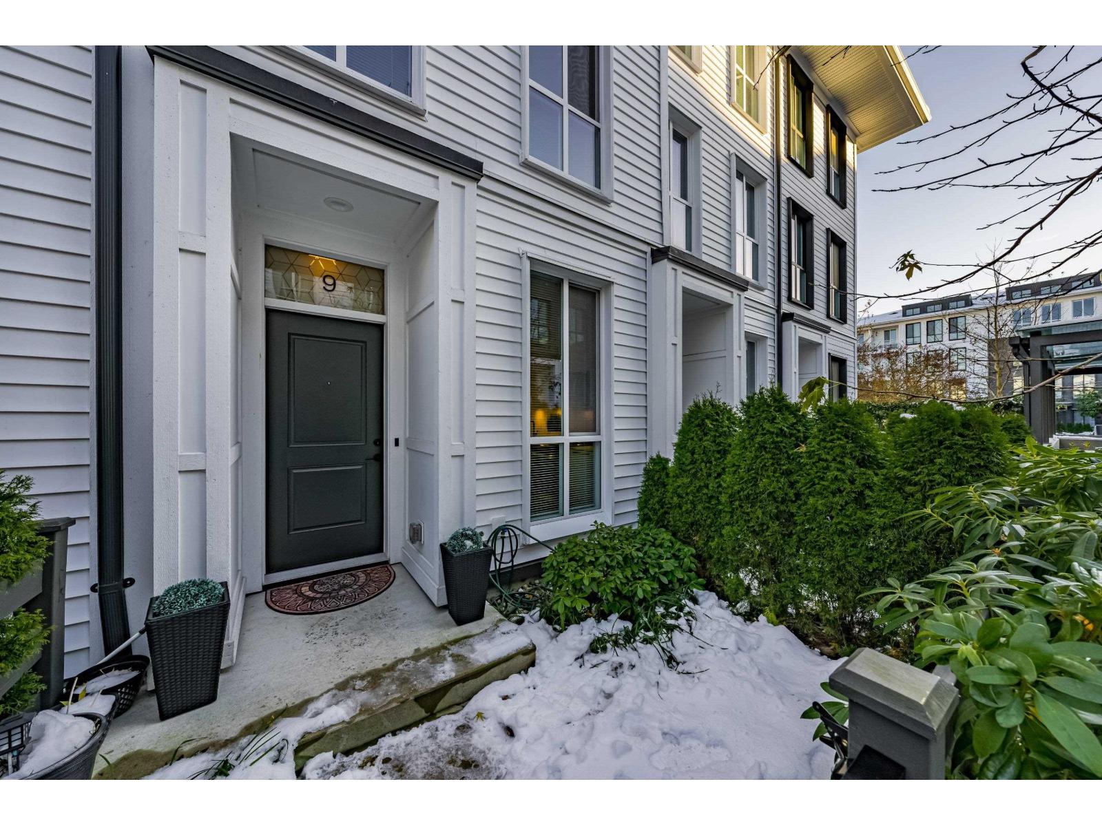 14955 101a Avenue Unit 9, Surrey, BC V3R 0G1