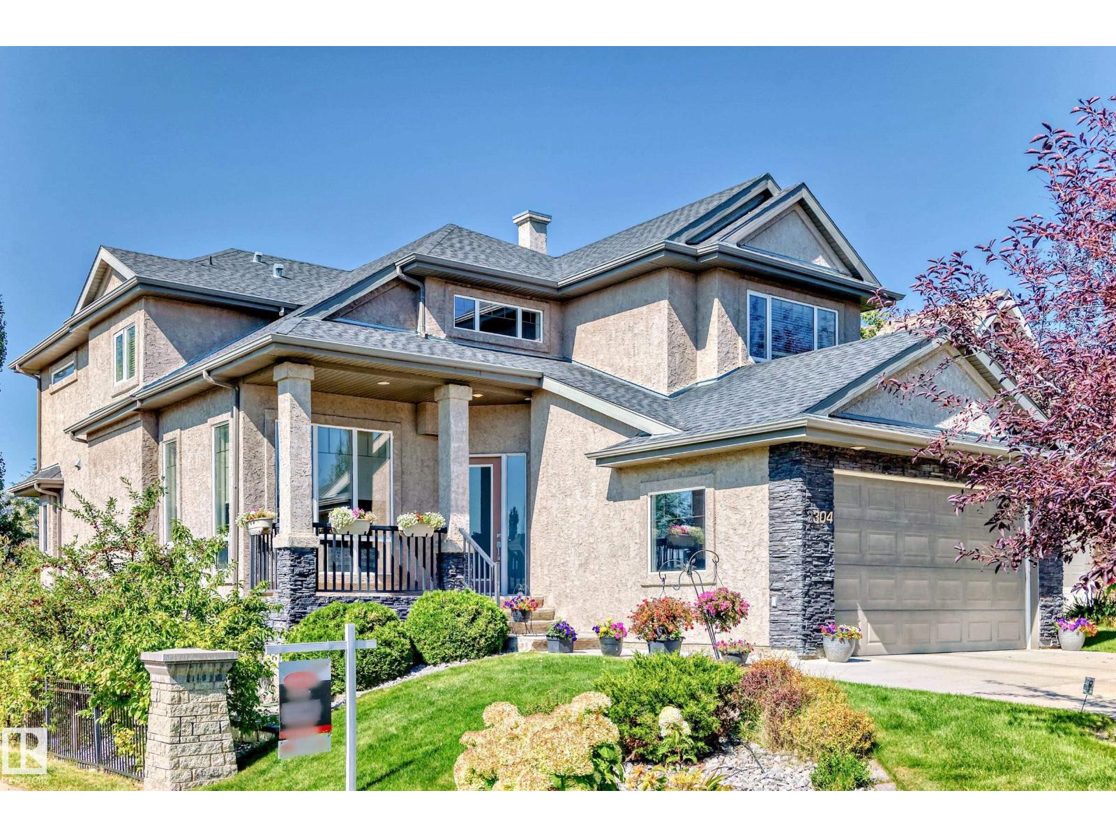 3304 Mccall Co NW, Edmonton, AB T6R 3V3