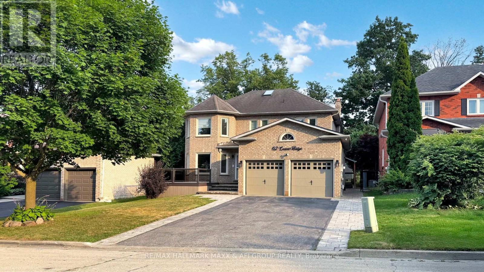 62 Corner Ridge Rd, Aurora, ON L4G 6L3