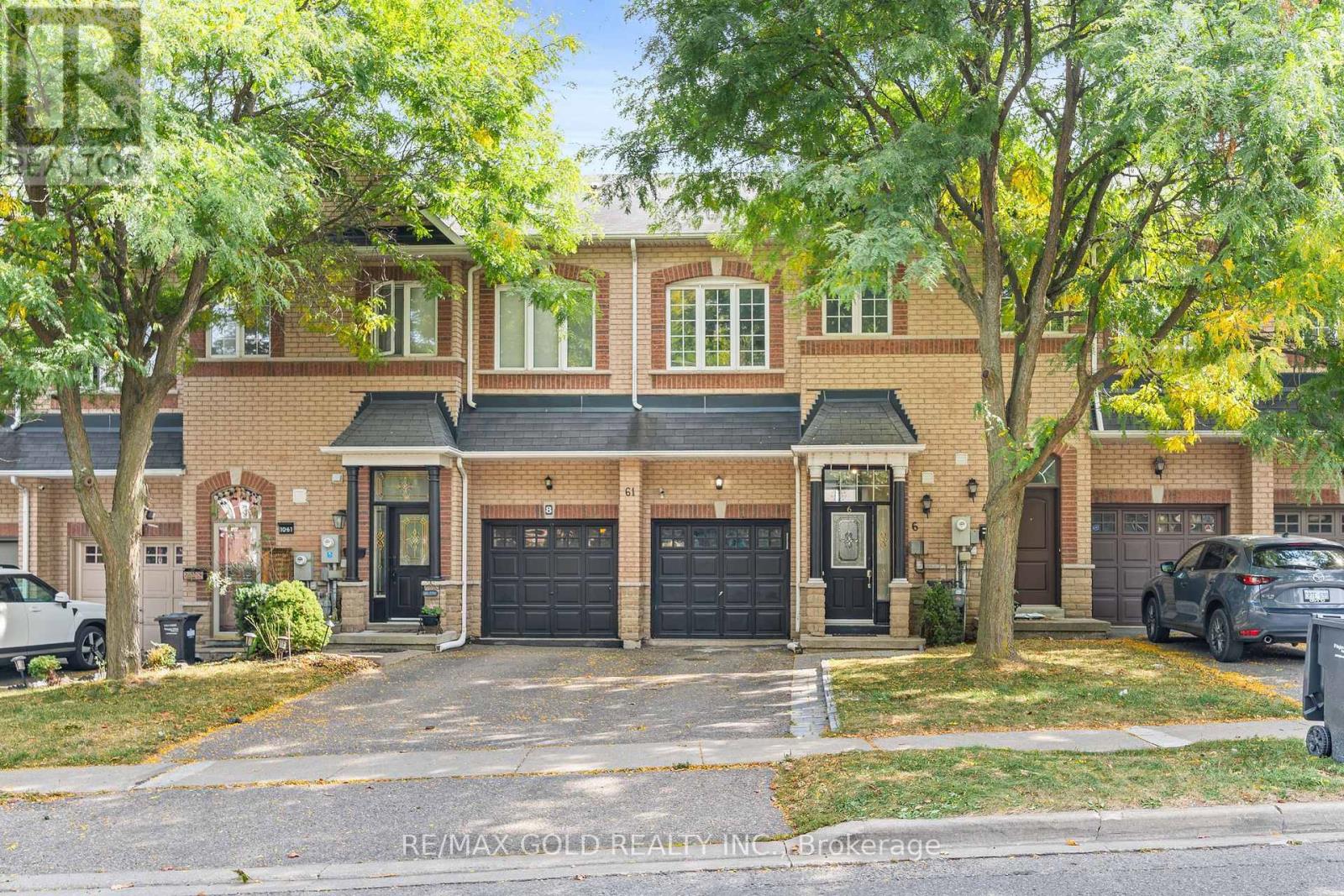6 61 Nelson St W, Brampton, ON L6X 1C4
