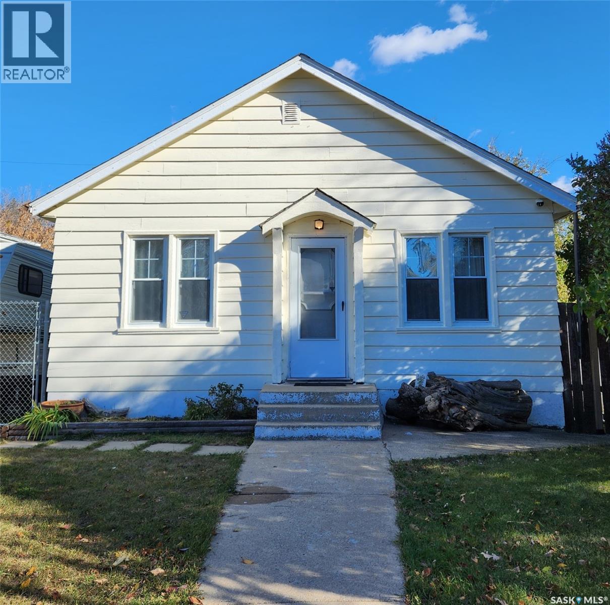 214 L Ave N, Saskatoon, SK S7L 2P4