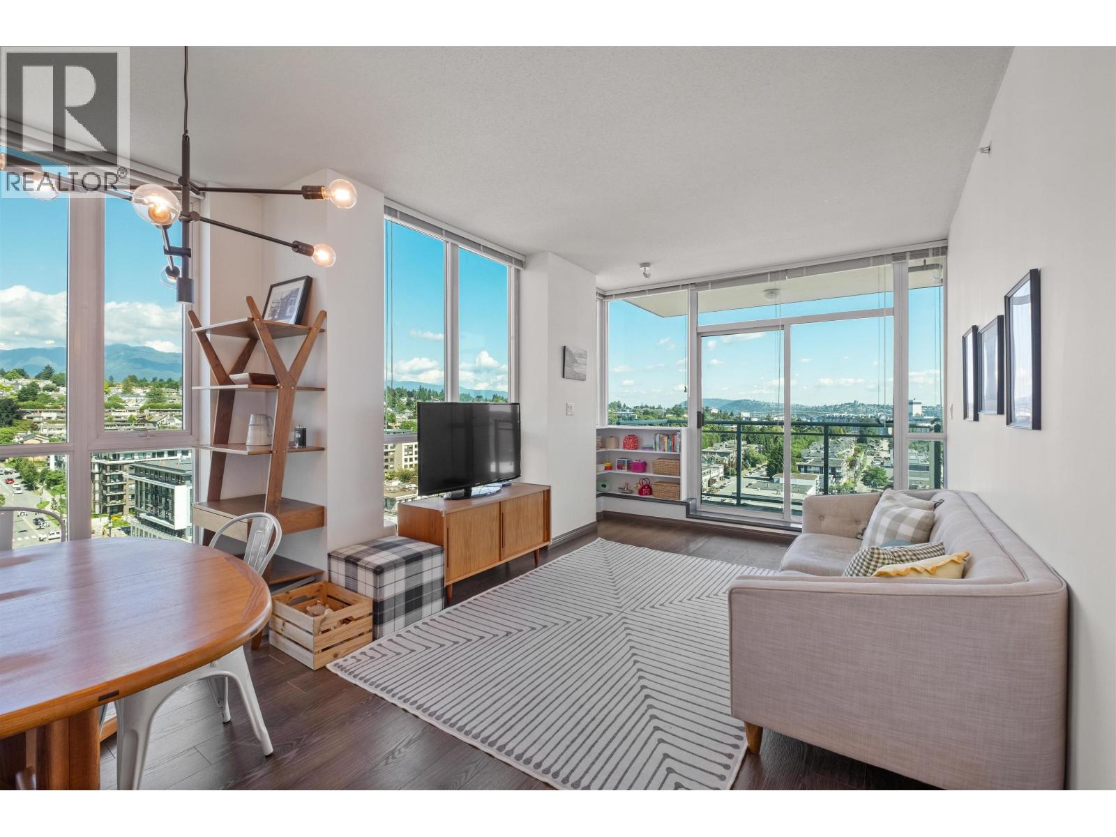 188 E Esplanade Unit 2001, North Vancouver, BC V7L 4Y1