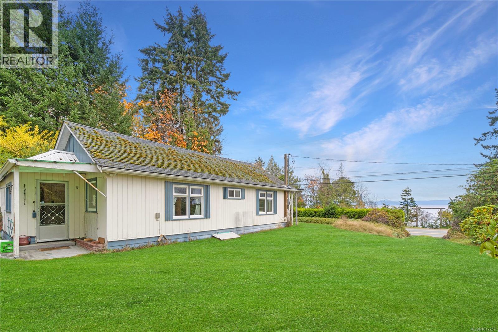 6850 Island Hwy W, Bowser, BC V0R 1G0