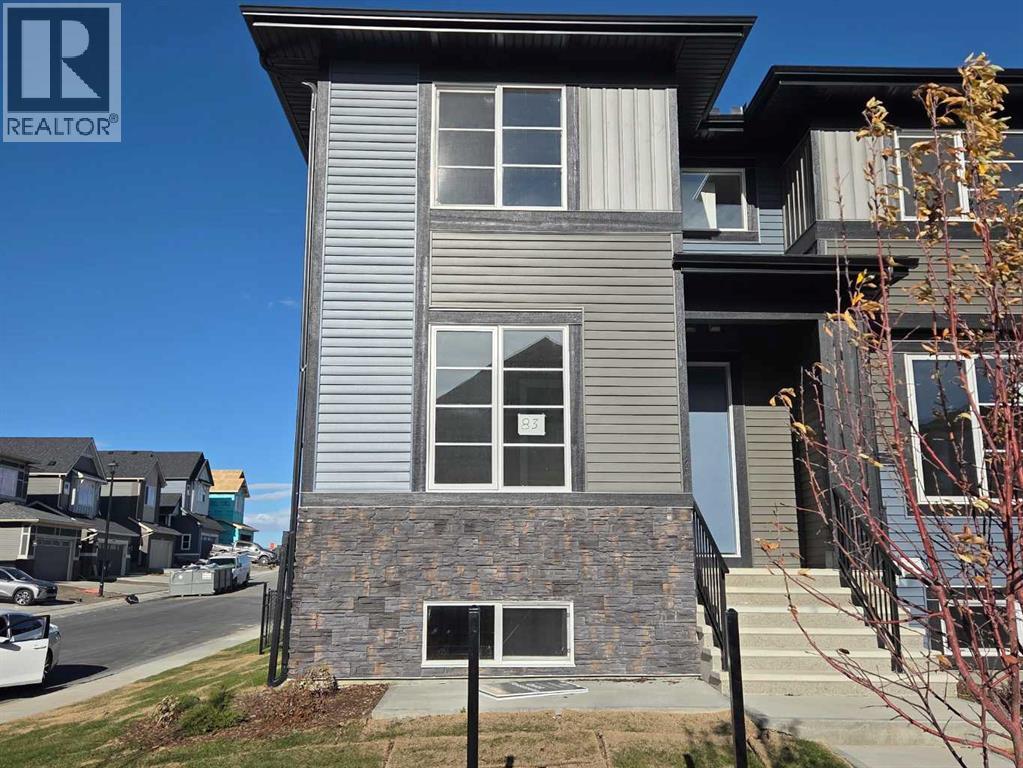 83 Lambeau Ln SE, Airdrie, AB T4A 3P3
