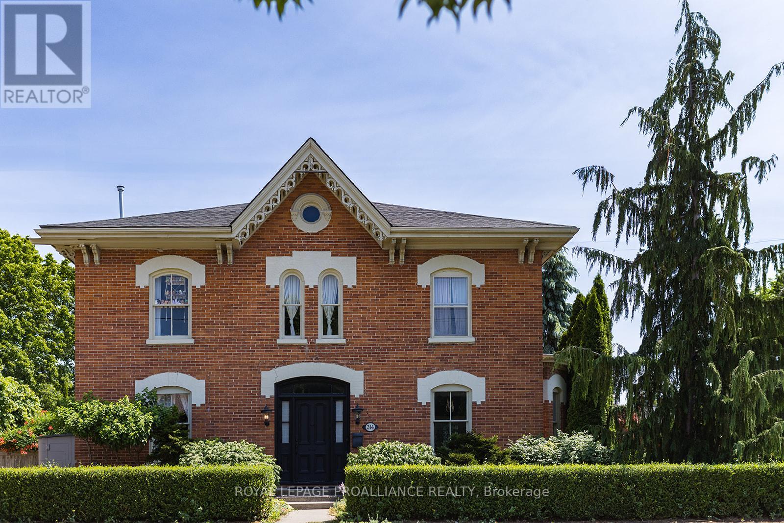 314 George St, Cobourg, ON K9A 3M1