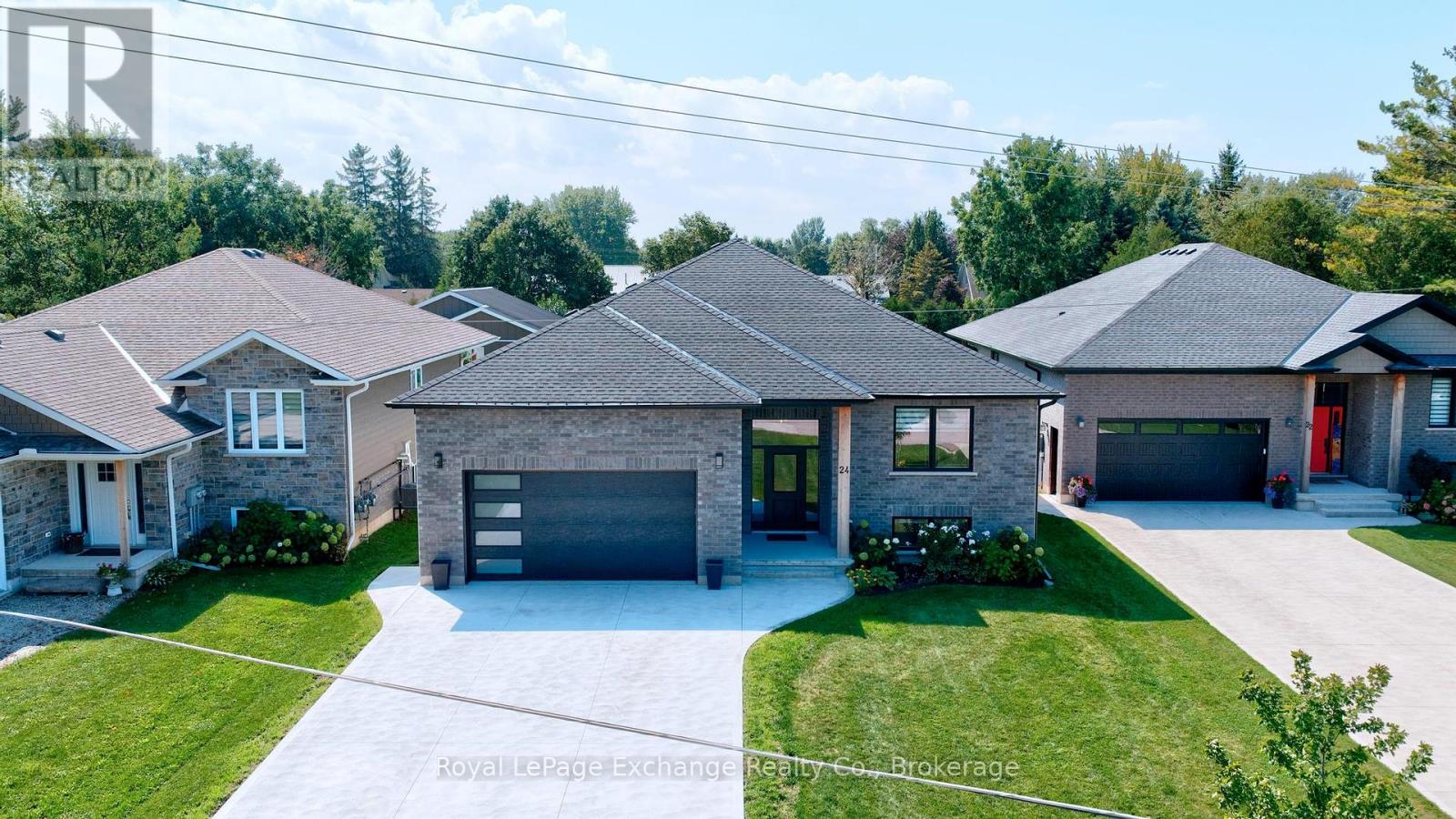24 Church St, Kincardine, ON N0G 2T0