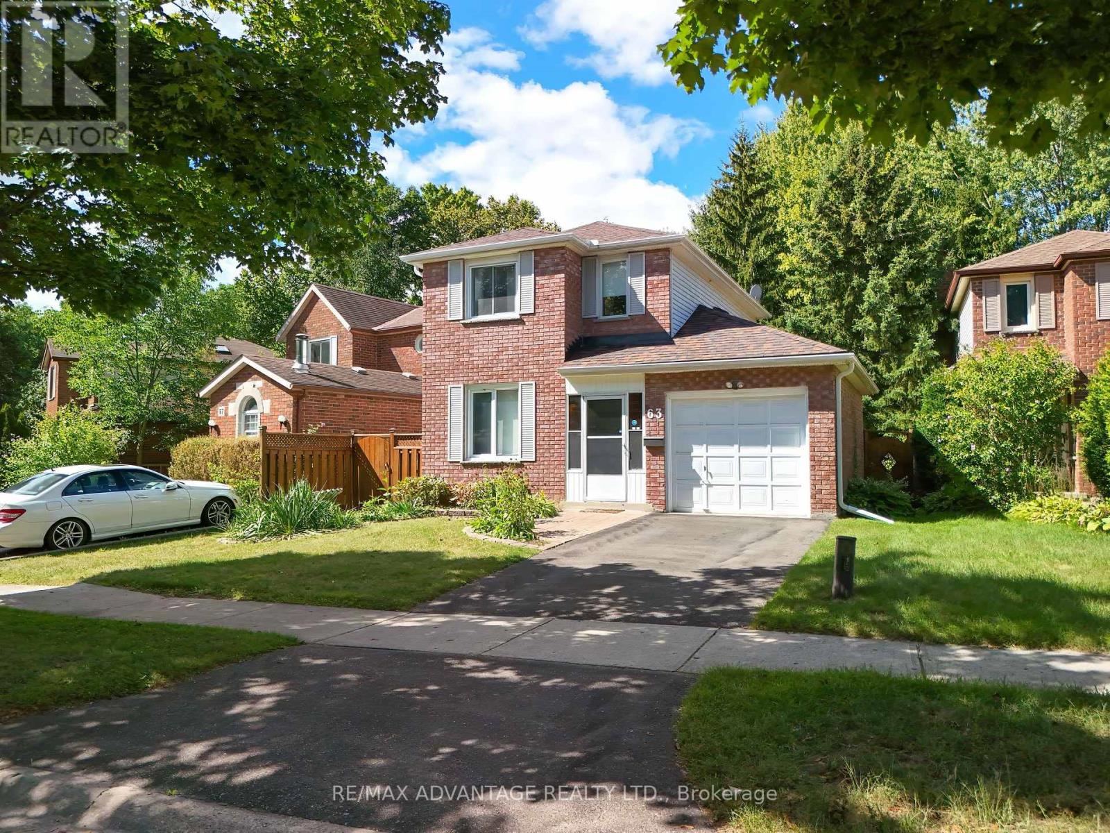 63 Walmer Gdns, London, ON N6G 4H5