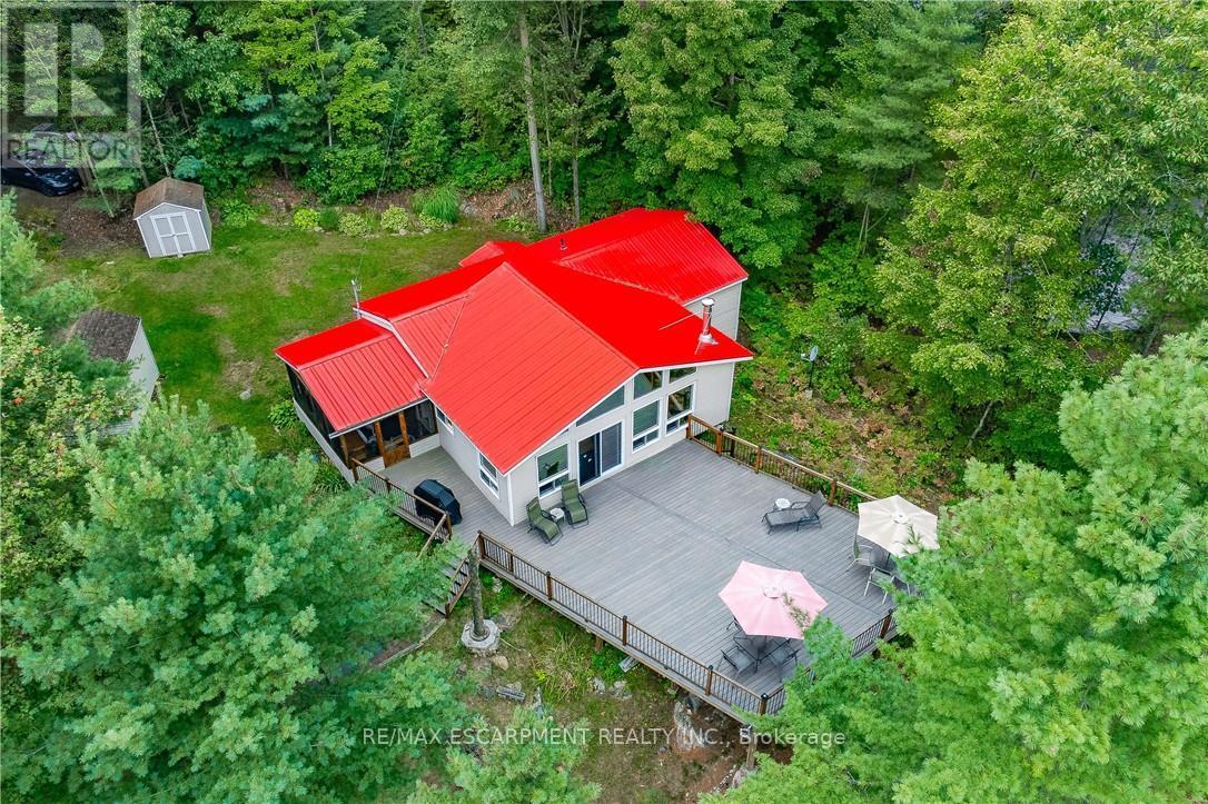 1076 Thanksgiving Rock Way, Gravenhurst, ON P0E 1G0