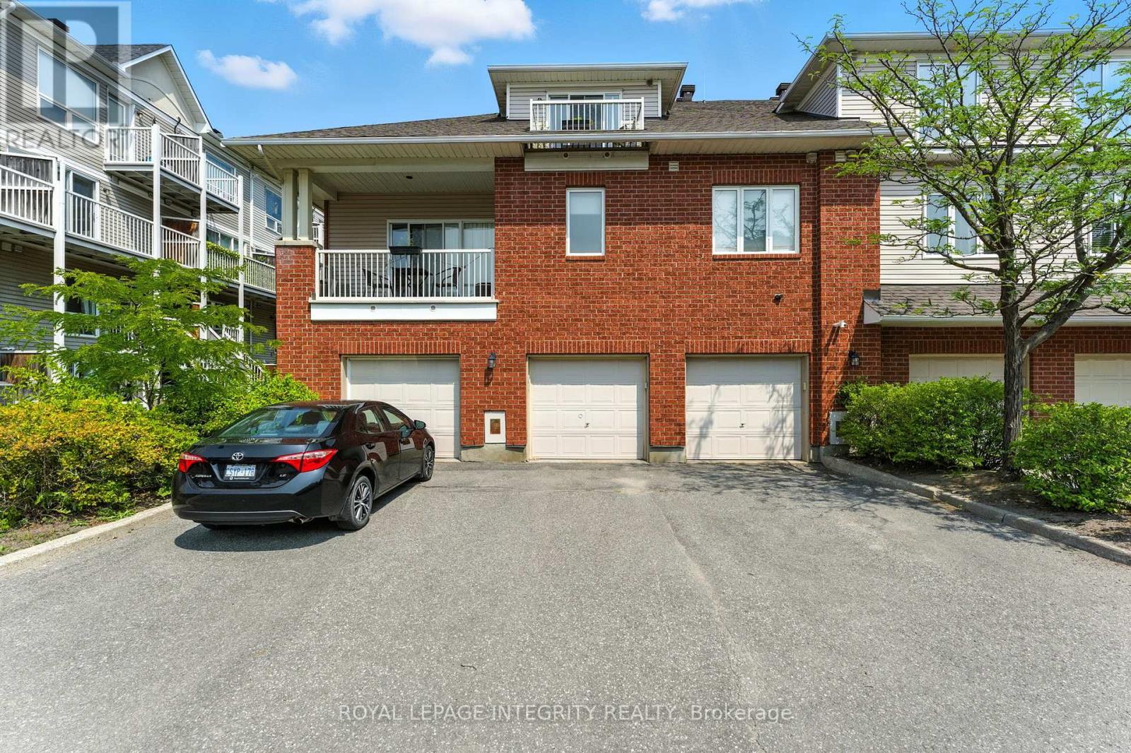 10 Daybreak Street #b, Ottawa, ON K2G 6T9