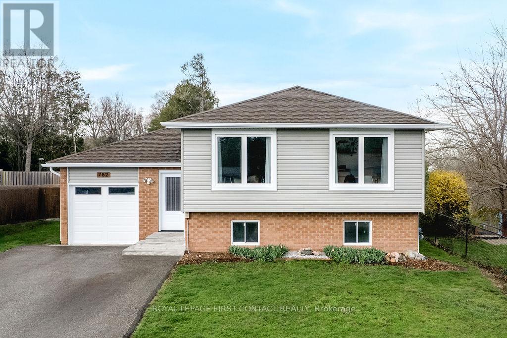 782 Chestnut St, Innisfil, ON L9S 2H9