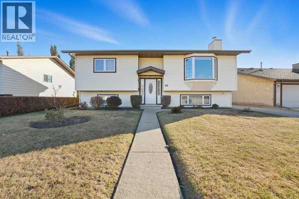 69 Hallgren Ave, Red Deer, AB T4N 6P1