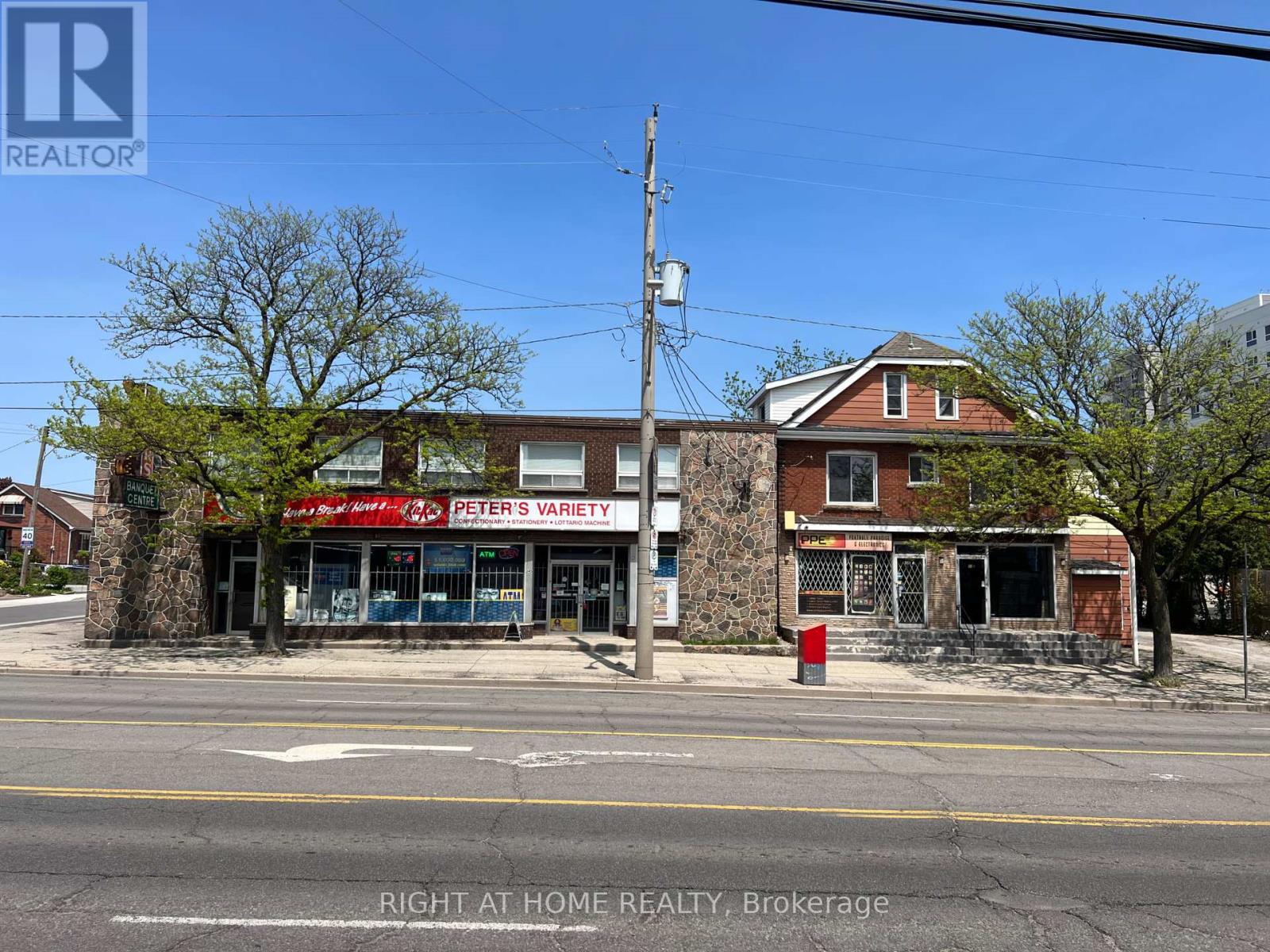 353 Queenston Rd, Hamilton, ON L8K 1H8