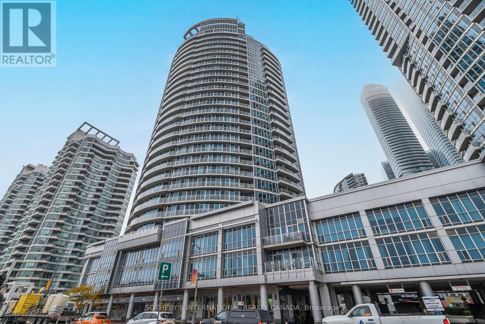 2202 218 Queens Quay, Toronto, ON M5J 2Y6