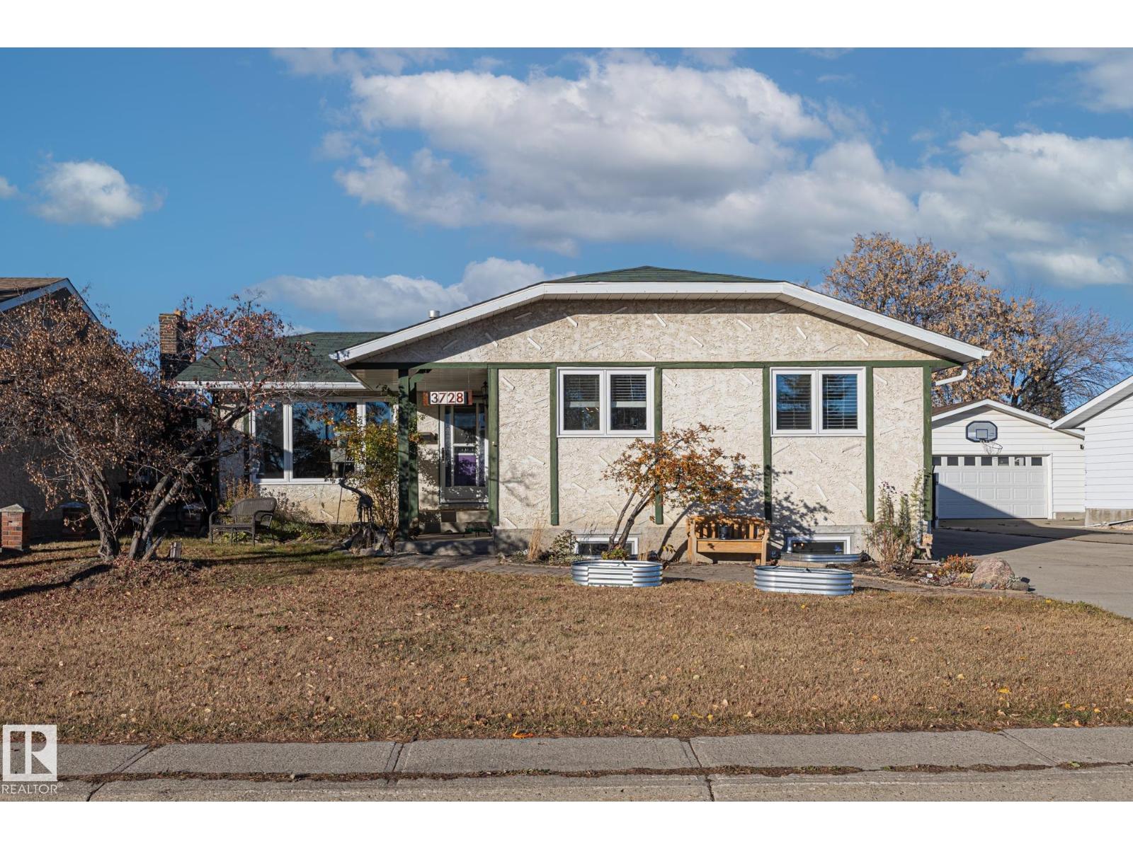 132 Av Nw Unit 3728, Edmonton, AB T5A 3E7