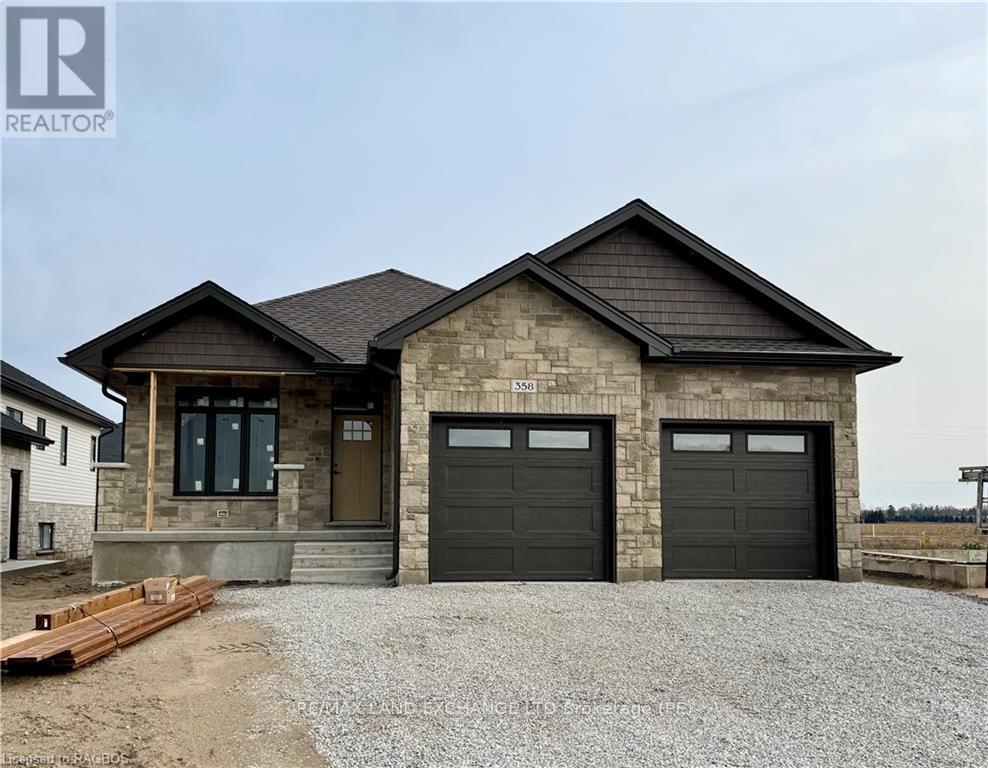 358 Ivings Dr, Saugeen Shores, ON N0H 2C3