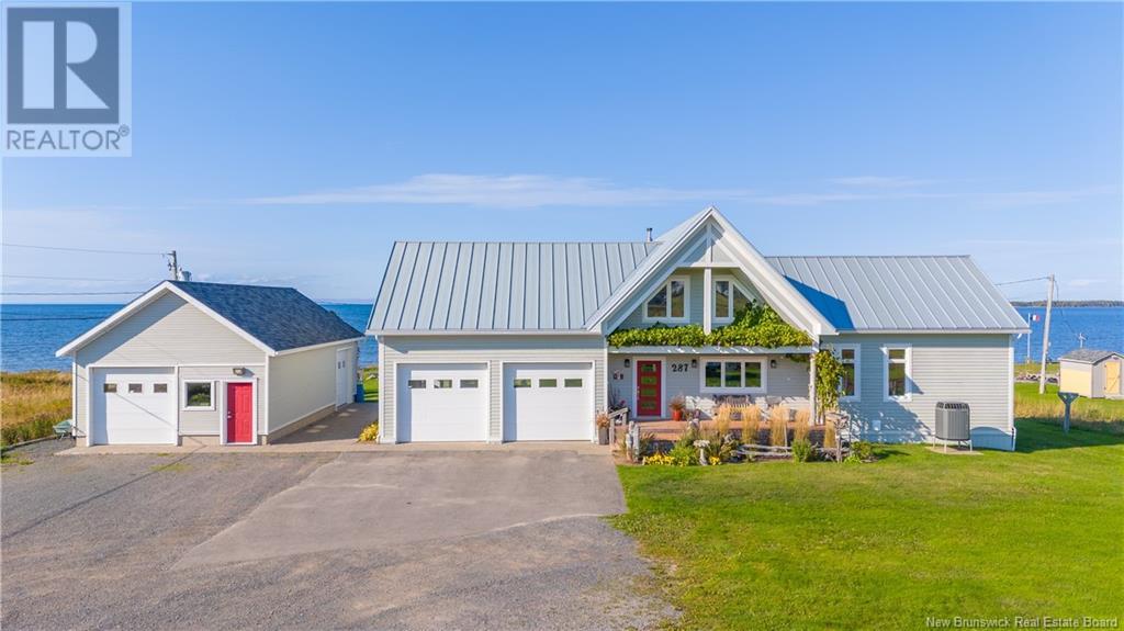 287 Rue De Lile St, Caraquet, NB E1W 1B5