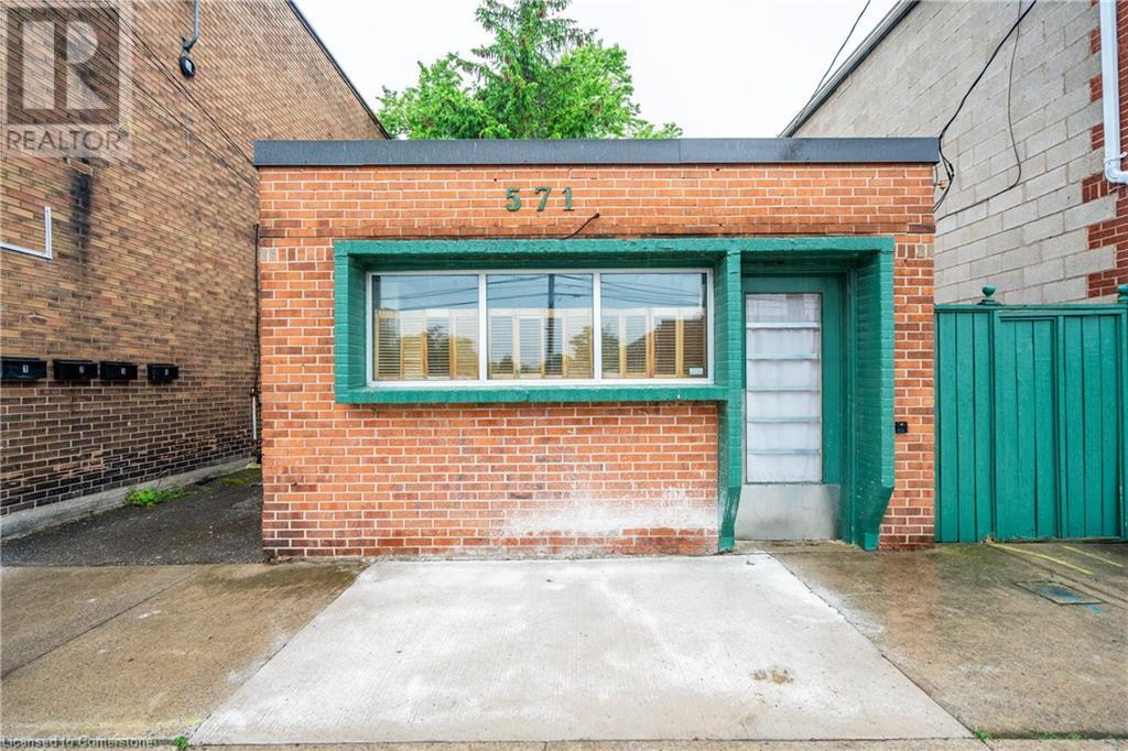 571 King St, Welland, ON L3B 3L3