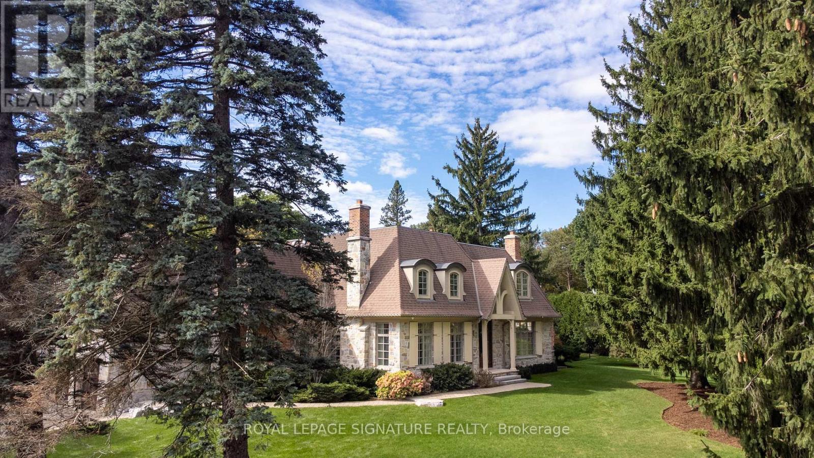 1161 Tecumseh Park Dr, Mississauga, ON L5H 2W3