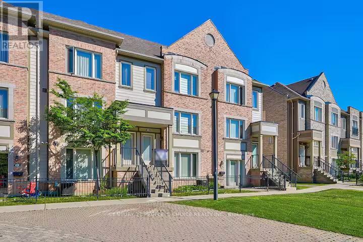 101 3050 Erin Centre Blvd, Mississauga, ON L5M 0P5