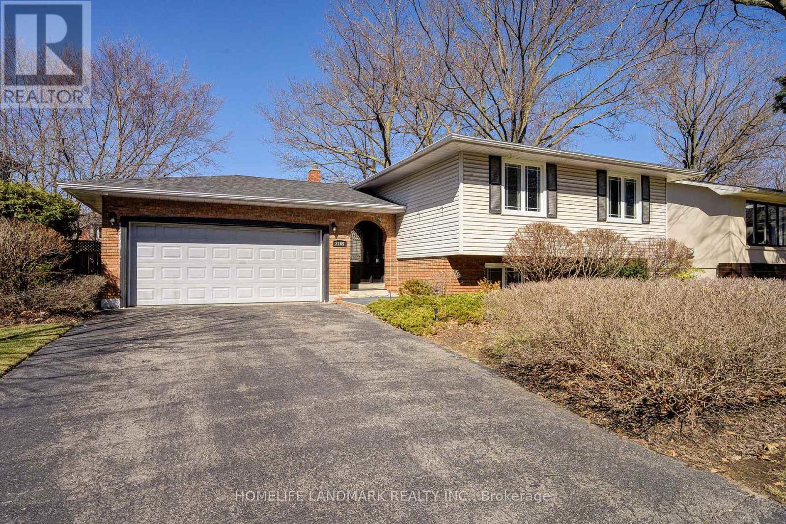 2165 Dunedin Rd, Oakville, ON L6J 5V2