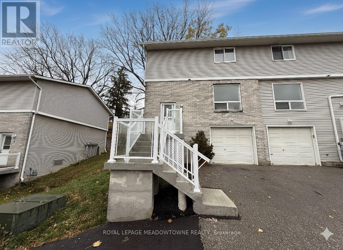 10 648 Doon Village Rd, Kitchener, ON N2P 1A2