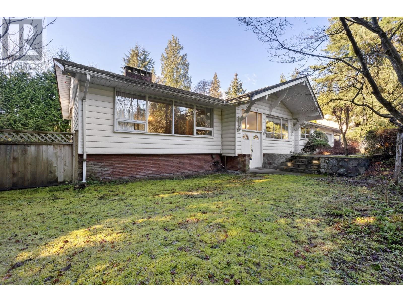 1645 Taylor Way, West Vancouver, BC V7S 1N5