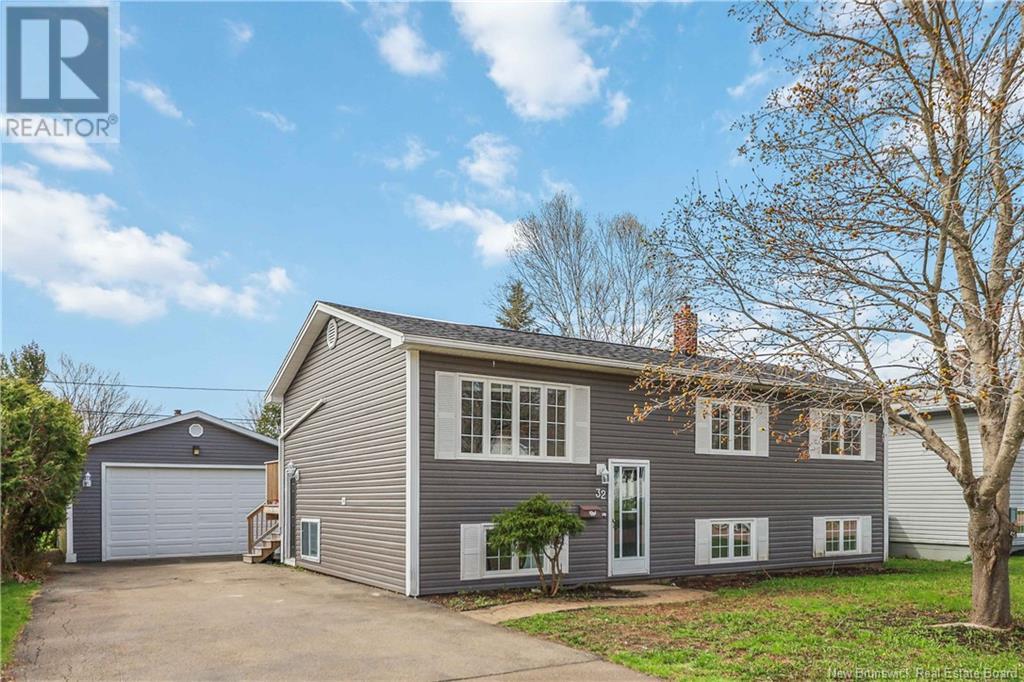 32 Ashburn, Riverview, NB E1B 3C7