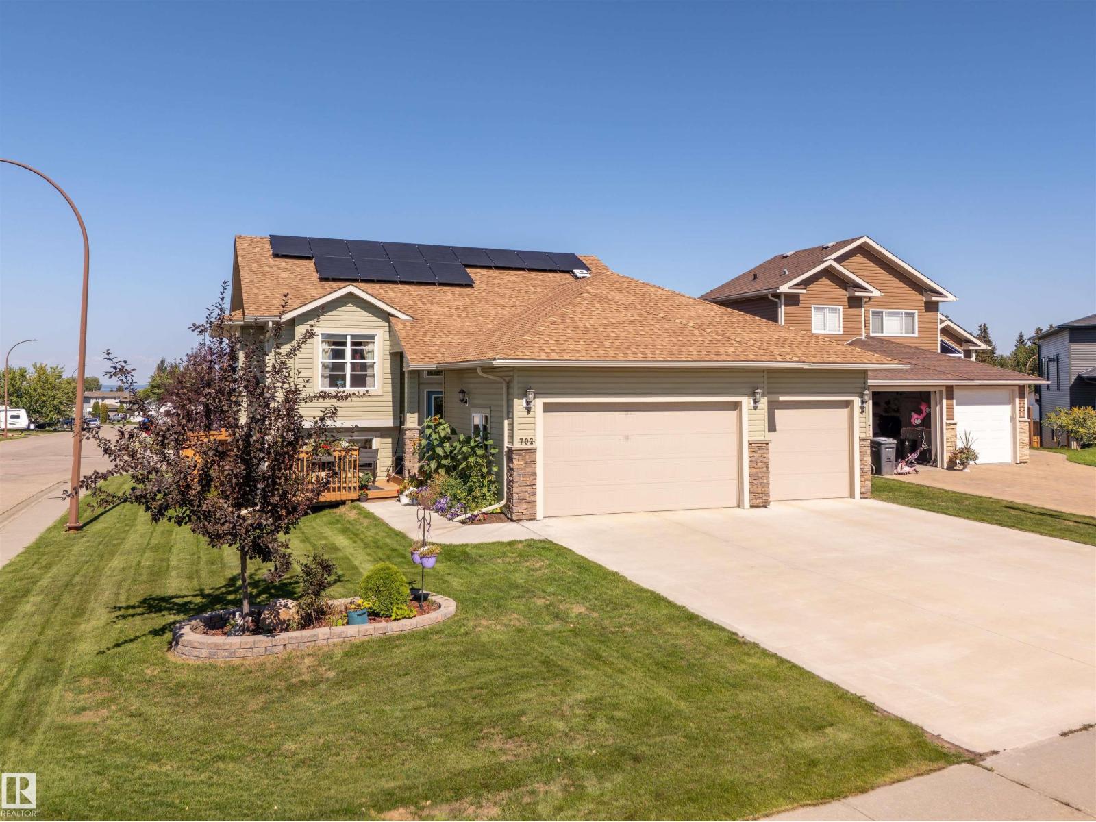 702 Pheasant Cl, Cold Lake, AB T9M 0B7