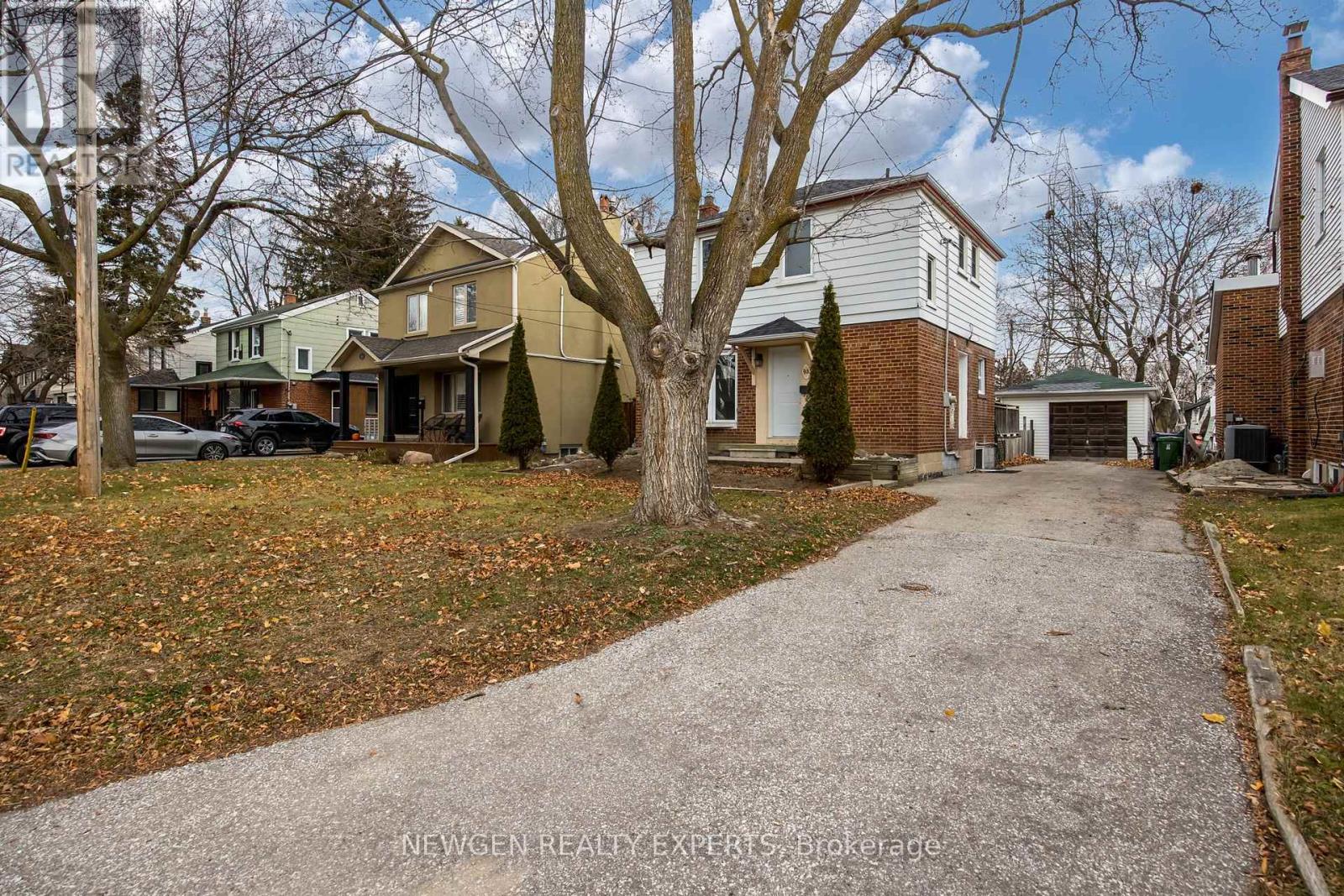 93 Ashbourne Dr, Toronto, ON M9B 4H6
