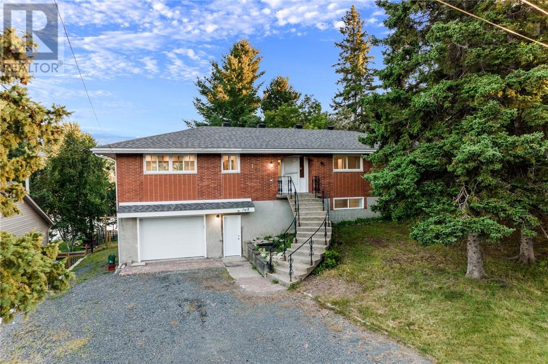 105 Simon Lake Dr, Naughton, ON P0M 2M0