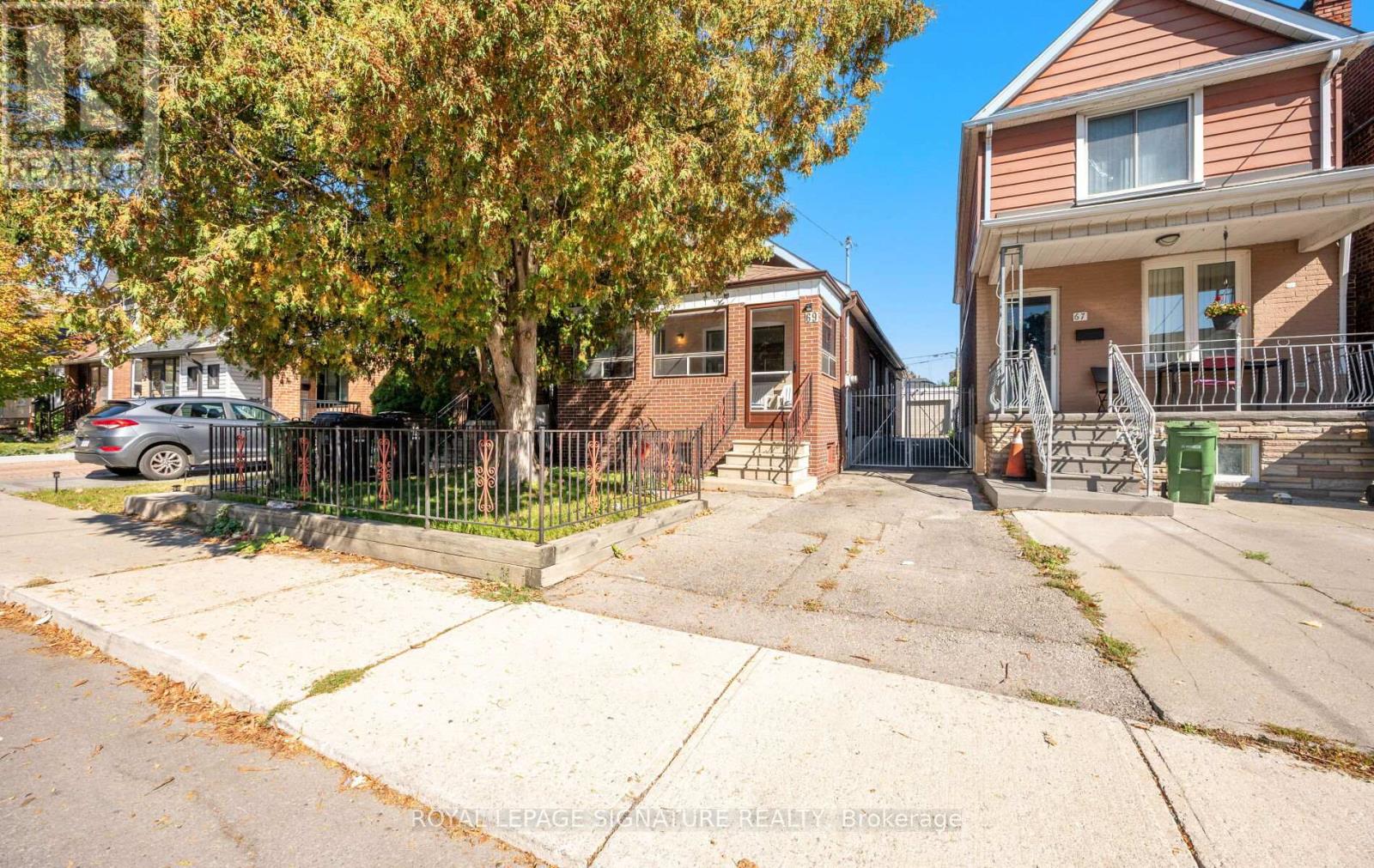 69 Chambers Ave, Toronto, ON M6N 3M1