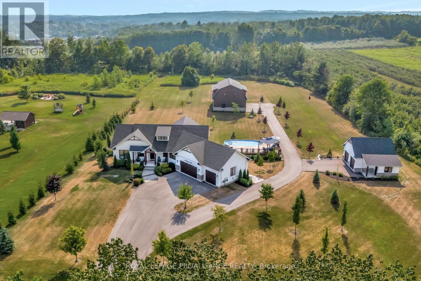 54 Georgina St, Brighton, ON K0K 1H0