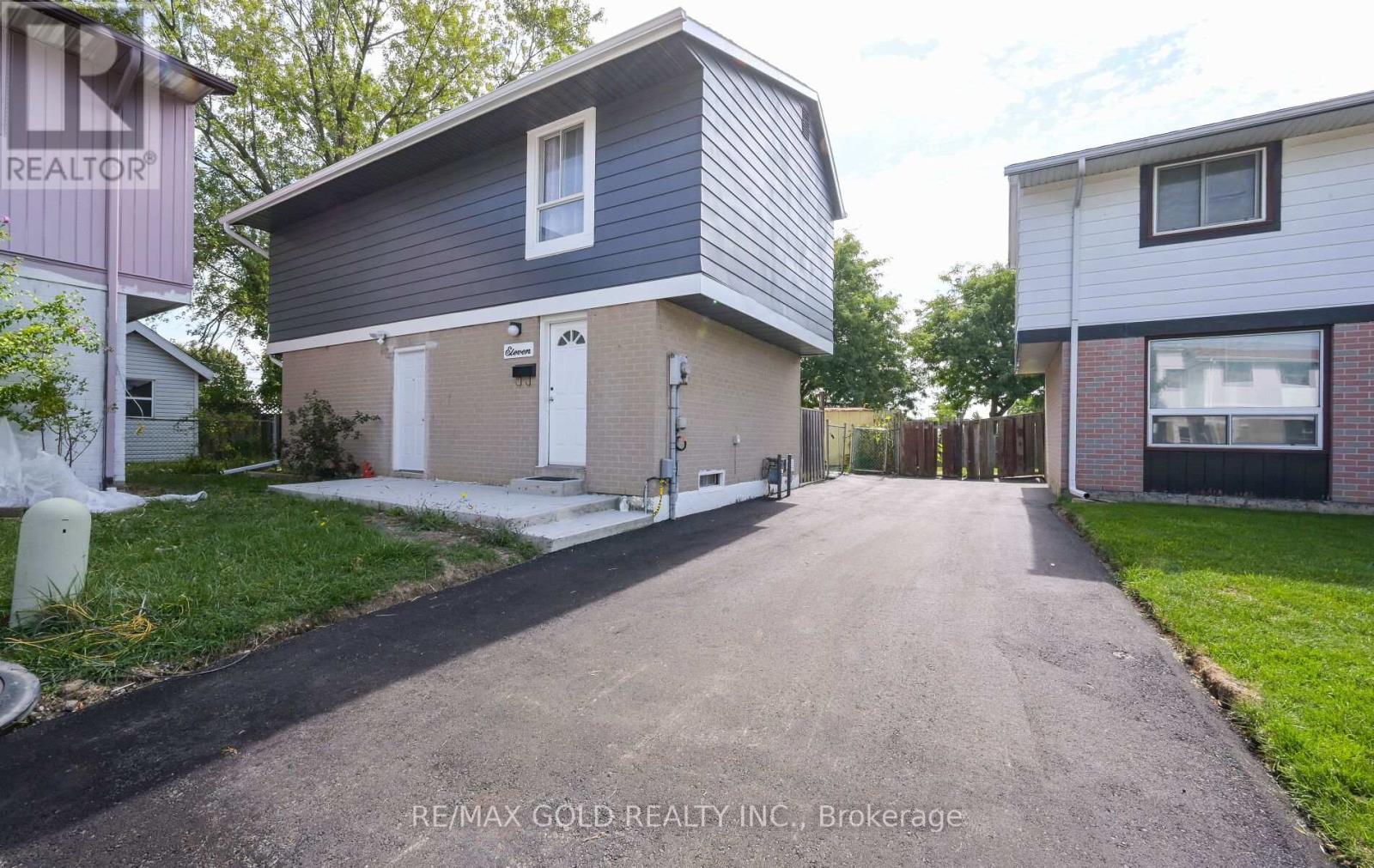 11 Huronia Ct, Brampton, ON L6S 2C7