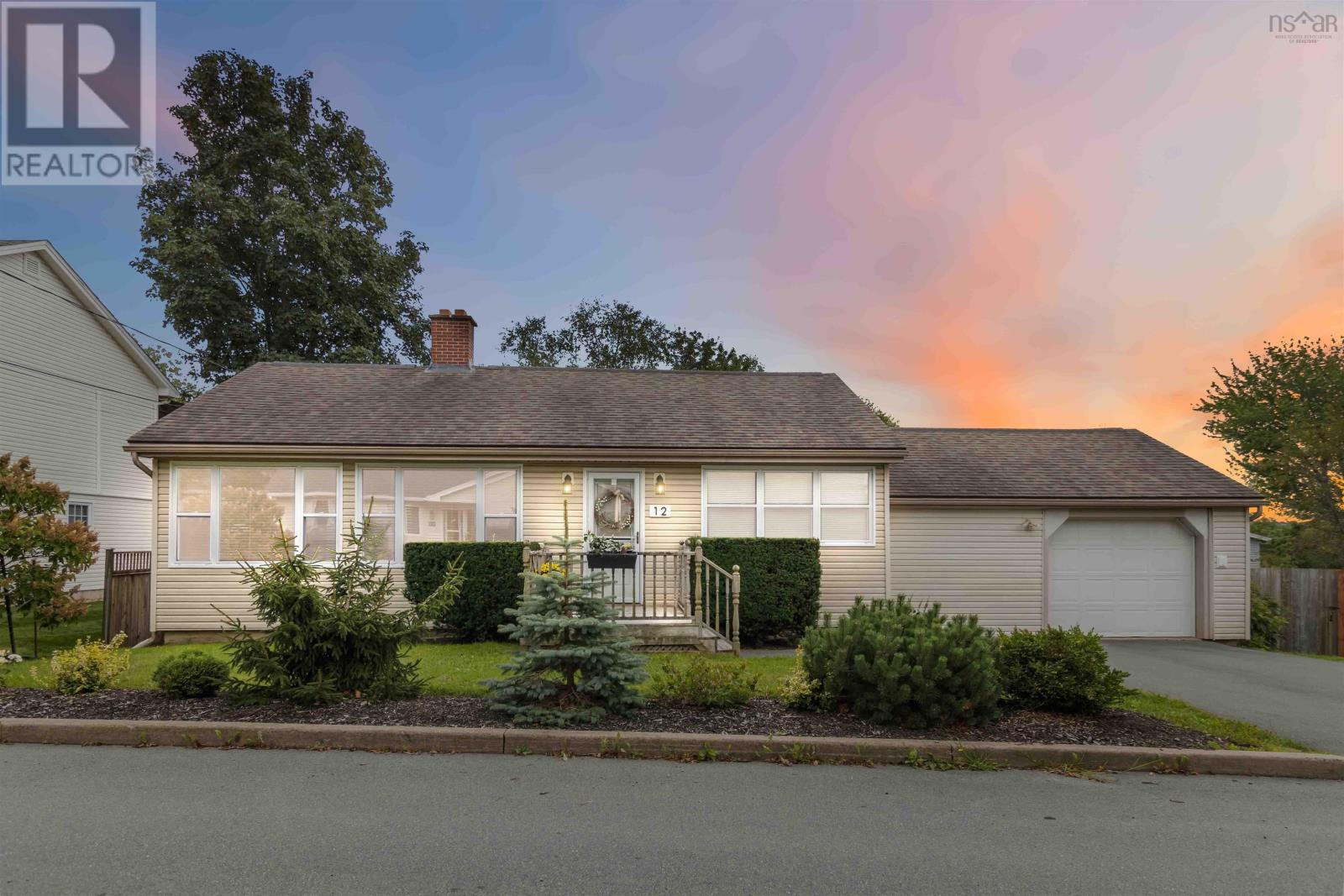 12 Rosehedge Ln, Dartmouth, NS B2X 2J8