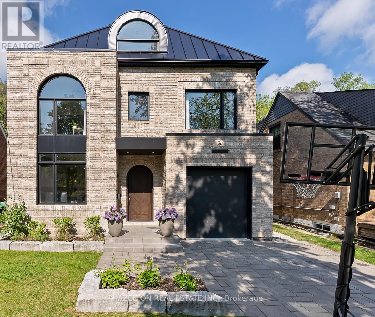 35 Worthington Cres, Toronto, ON M6S 3P5