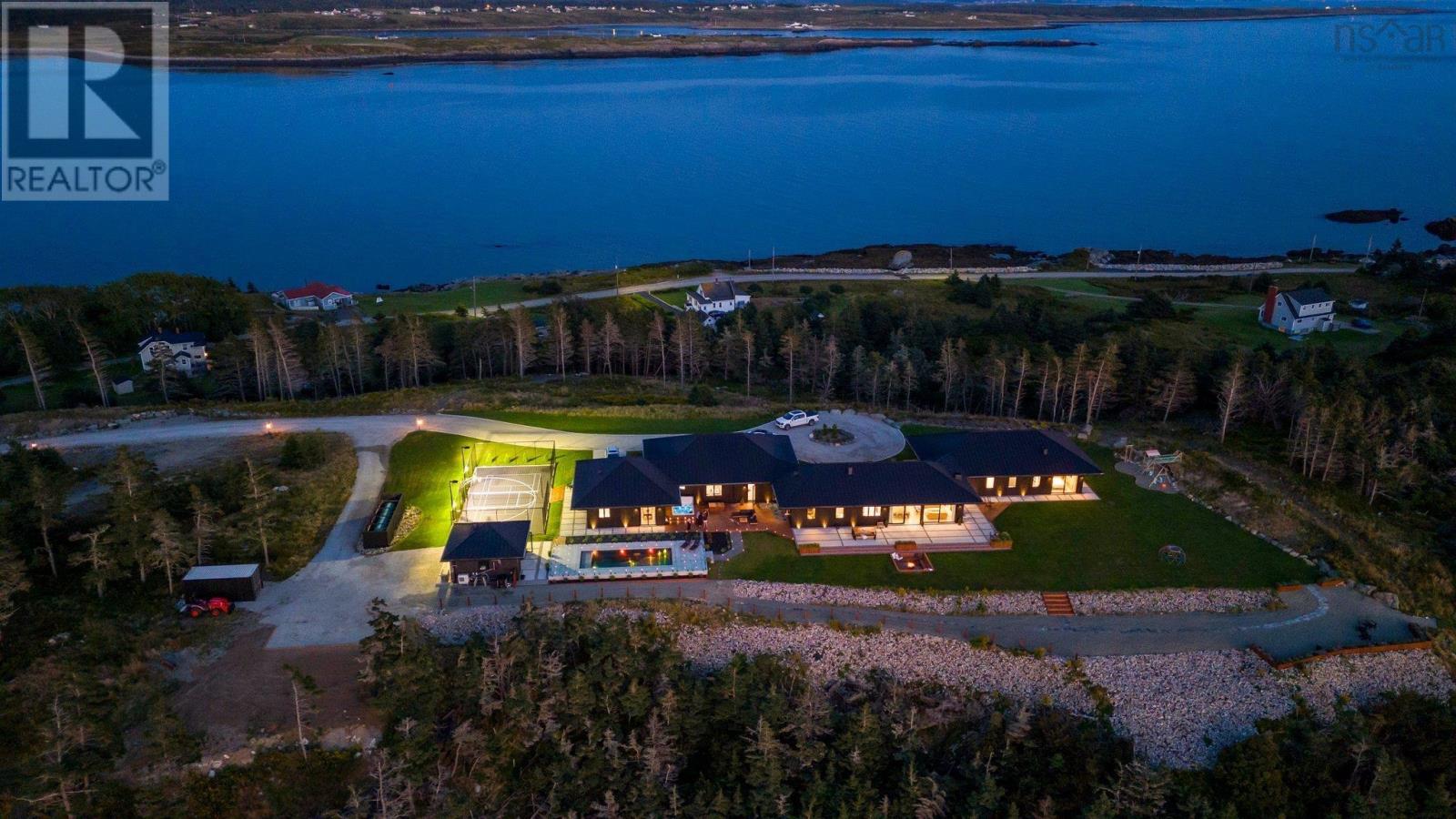 1766 Highway 304, Yarmouth, NS B5A 4A7
