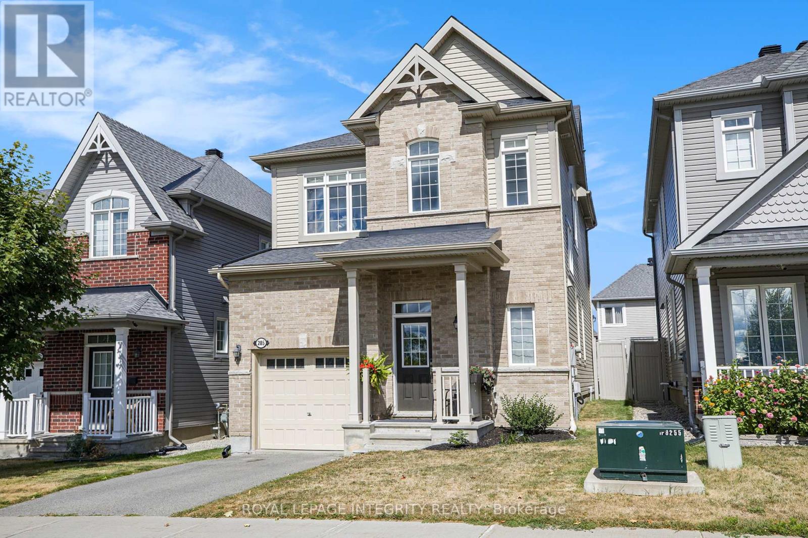 285 Meadowbreeze Dr, Ottawa, ON K2M 3A6